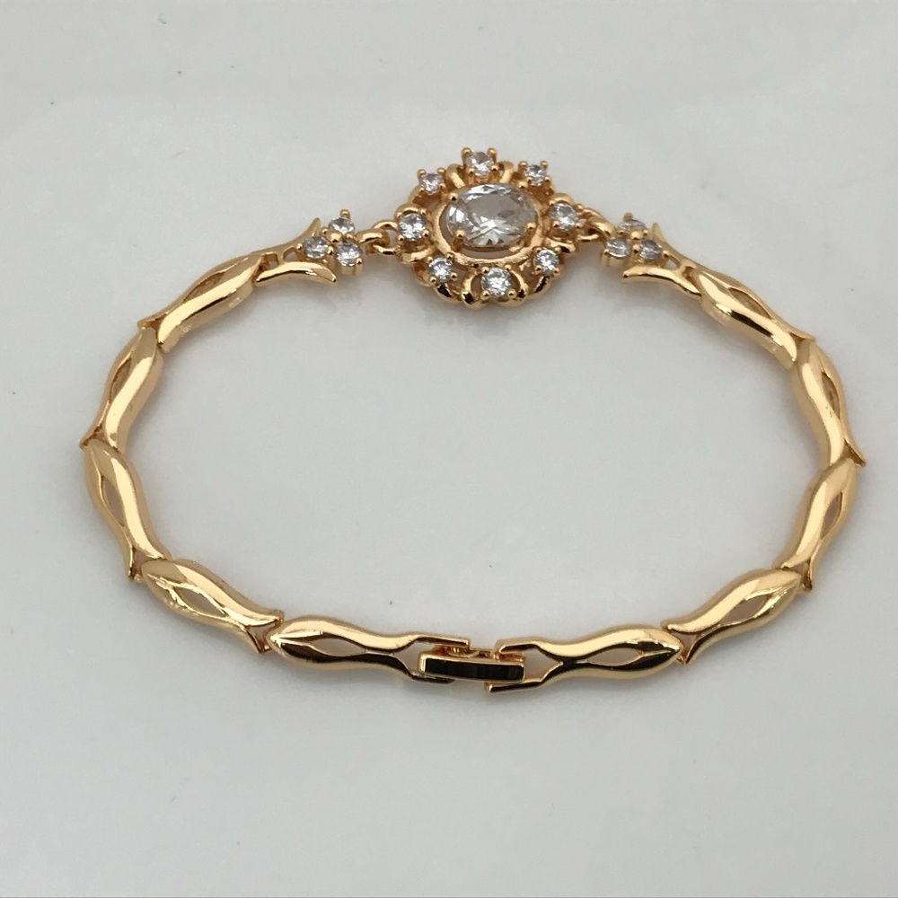 Valentines Bracelet Gold Tone Metal Crystal Accent - Picture 8 of 8